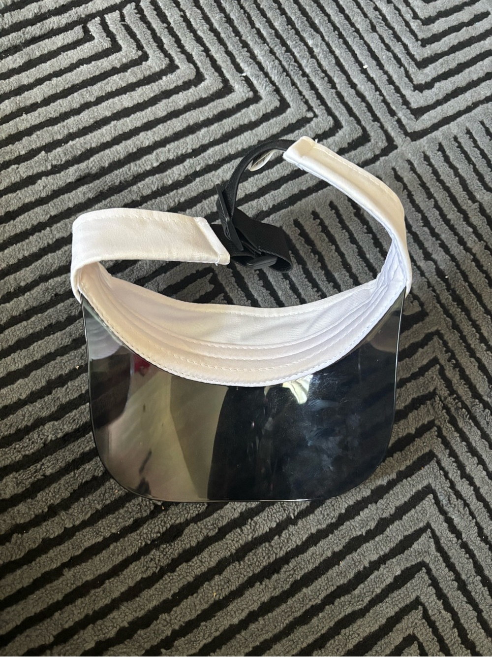 Alo visor hat - Authentic - Picture 9 of 10